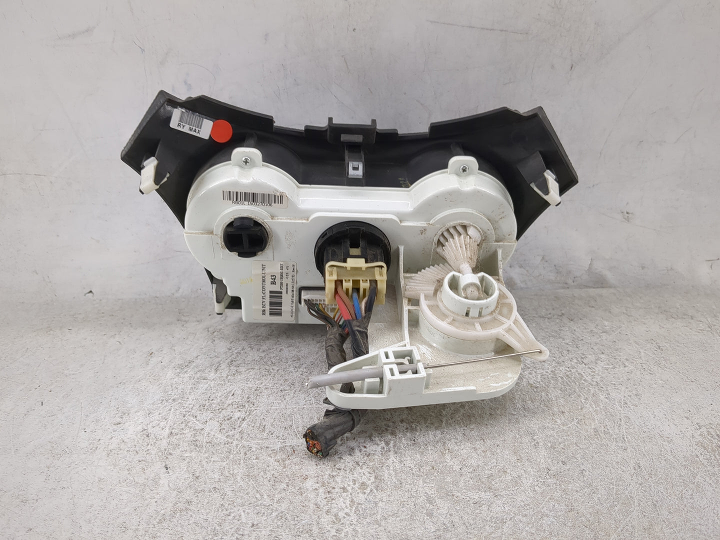 2015 Hyundai Accent Climate Control Module Temperature AC/Heater Replacement P/N:97250-1RBM1 Fits OEM Used Auto Parts - Oemu