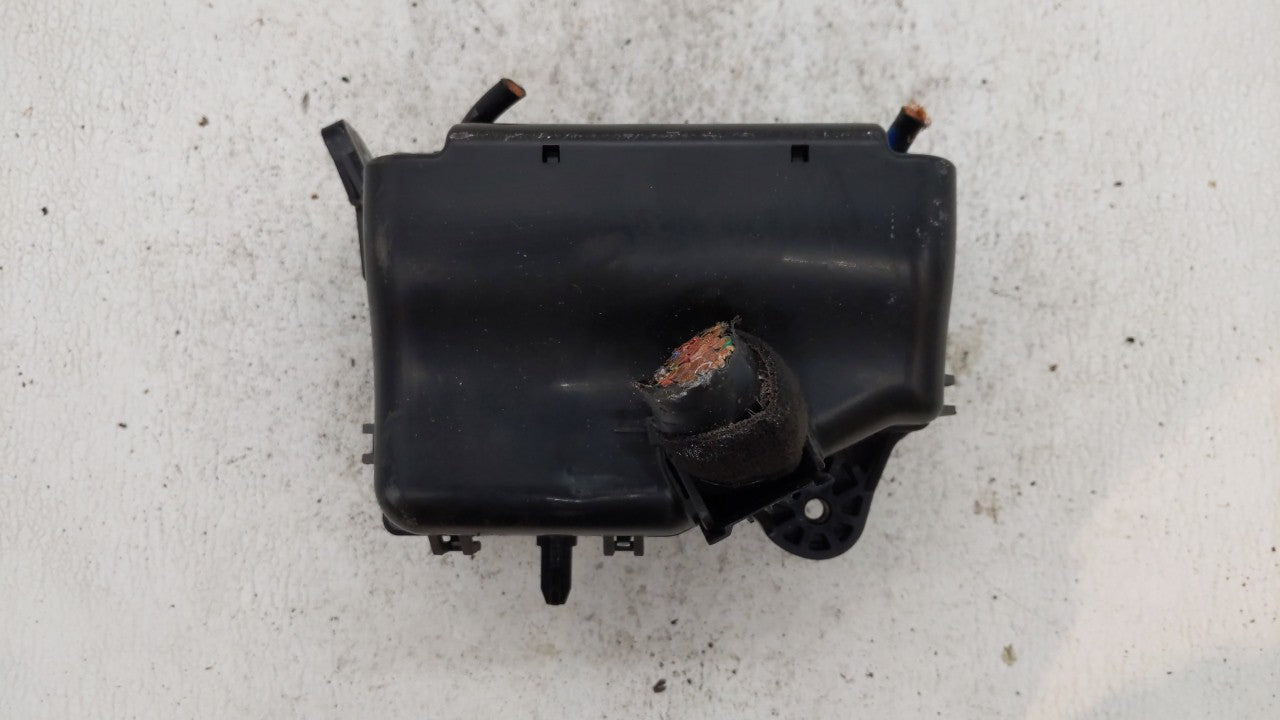 2015-2017 Hyundai Accent Fusebox Fuse Box Panel Relay Module P/N:91420-1R580 Fits Fits 2015 2016 2017 OEM Used Auto Parts - 