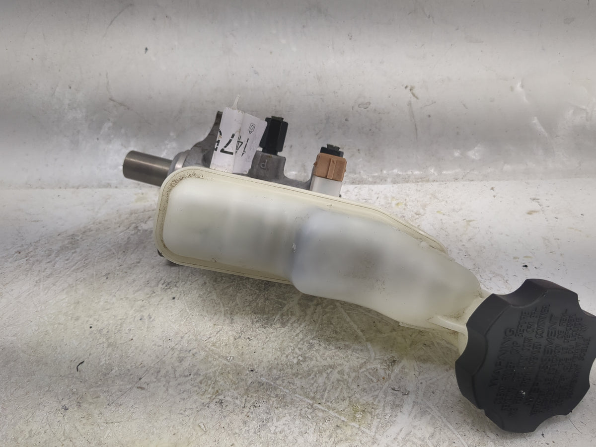 2012-2017 Hyundai Accent Brake Master Cylinder 1497514 - Oemusedautoparts1.com