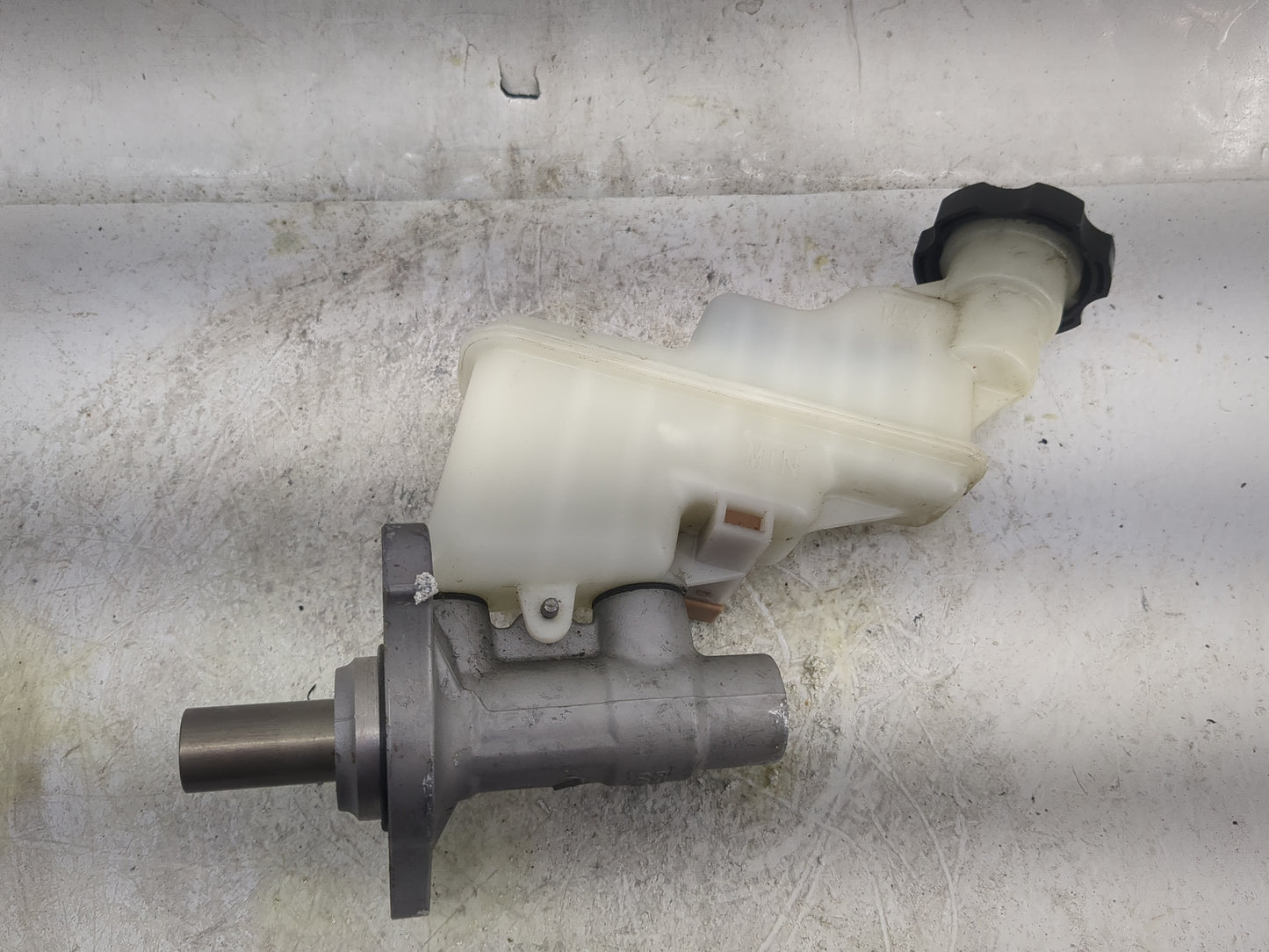2012-2017 Hyundai Accent Brake Master Cylinder 1497514 - Oemusedautoparts1.com