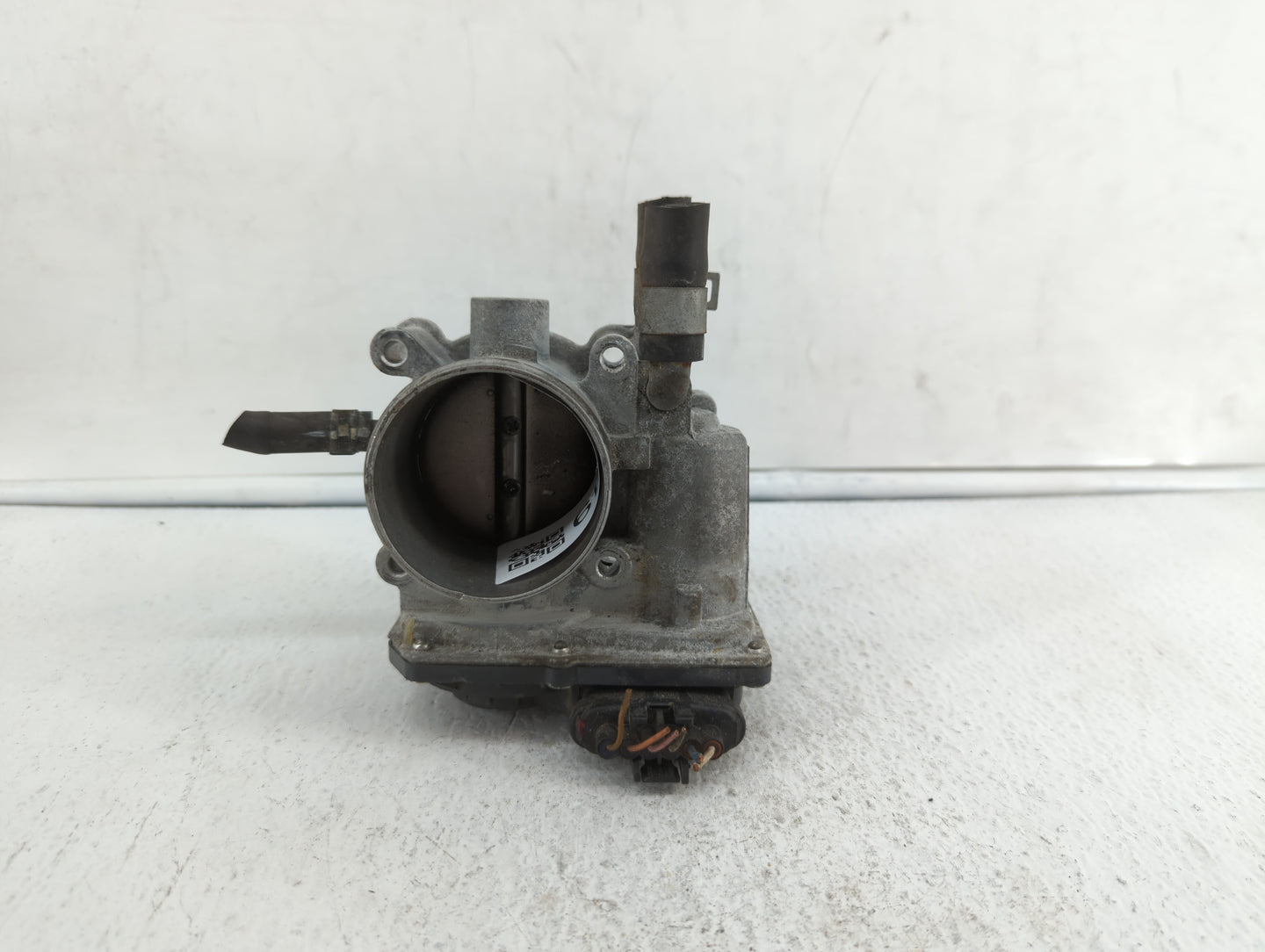 2012-2019 Hyundai Accent Throttle Body P/N:35100-2B300 Fits Fits 2012 2013 2014 2015 2016 2017 2018 2019 OEM Used Auto Parts