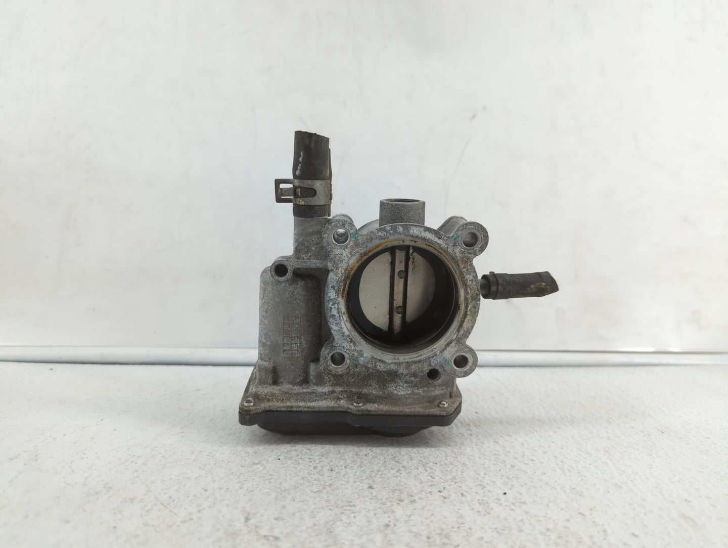 2012-2019 Hyundai Accent Throttle Body P/N:35100-2B300 Fits Fits 2012 2013 2014 2015 2016 2017 2018 2019 OEM Used Auto Parts