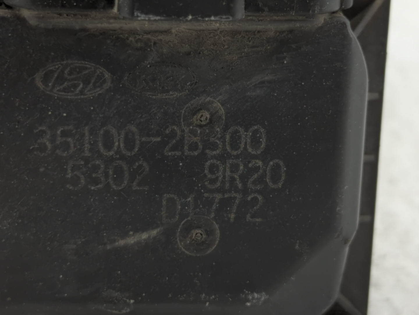 2012-2019 Hyundai Accent Throttle Body P/N:35100-2B300 Fits Fits 2012 2013 2014 2015 2016 2017 2018 2019 OEM Used Auto Parts