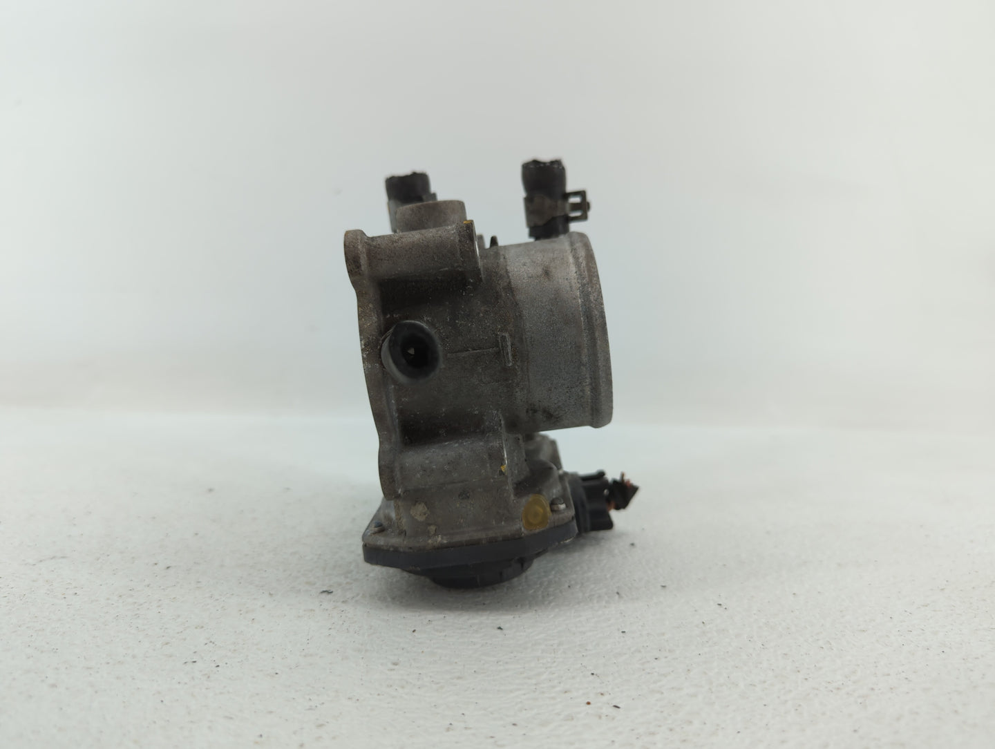 2012-2019 Hyundai Accent Throttle Body P/N:35100-2B300 Fits Fits 2012 2013 2014 2015 2016 2017 2018 2019 OEM Used Auto Parts
