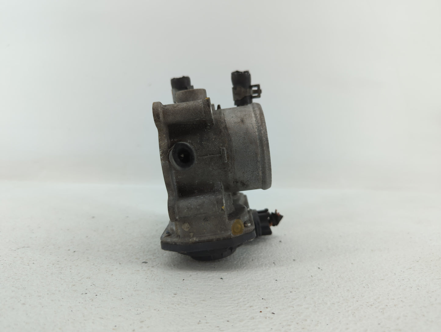 2012-2019 Hyundai Accent Throttle Body P/N:35100-2B300 Fits Fits 2012 2013 2014 2015 2016 2017 2018 2019 OEM Used Auto Parts