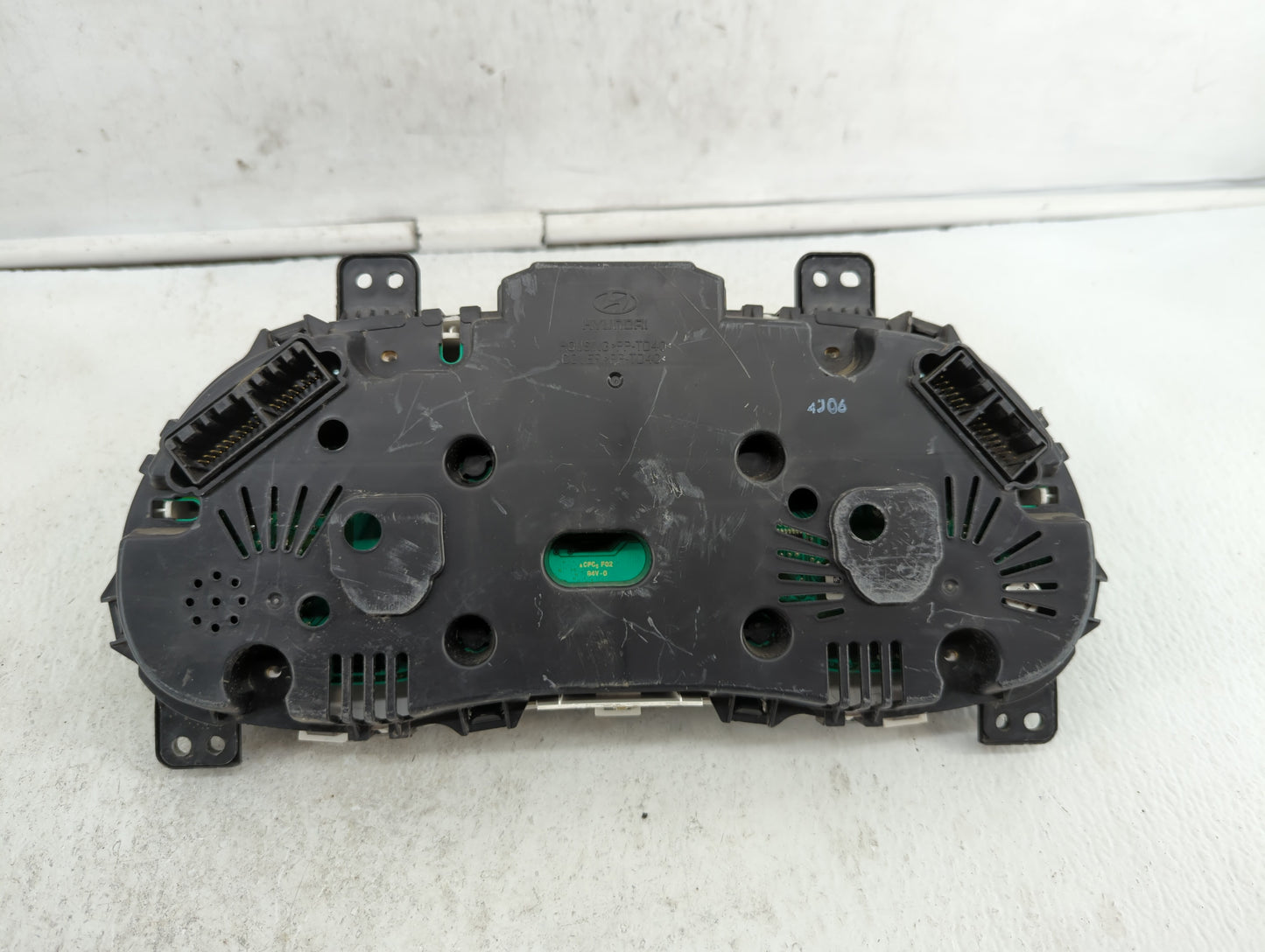 2015-2017 Hyundai Accent Instrument Cluster Speedometer Gauges P/N:94021-1R510 Fits Fits 2015 2016 2017 OEM Used Auto Parts 