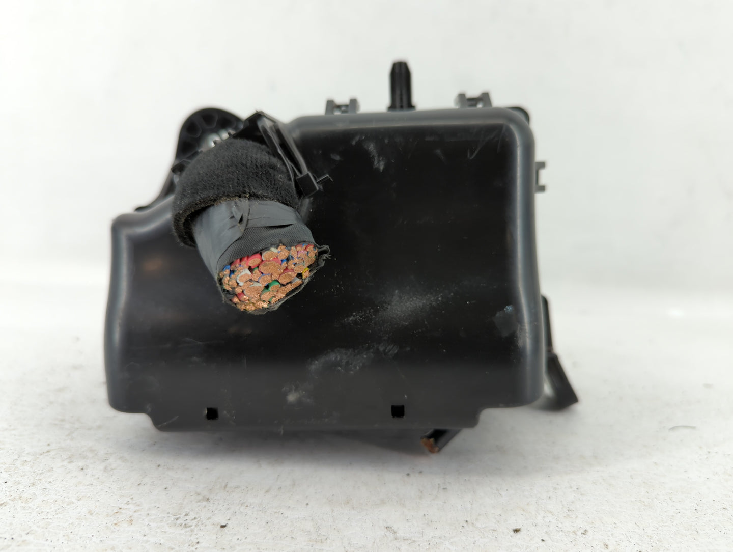 2015-2017 Hyundai Accent Fusebox Fuse Box Panel Relay Module P/N:91420-1R420 Fits Fits 2015 2016 2017 OEM Used Auto Parts - 