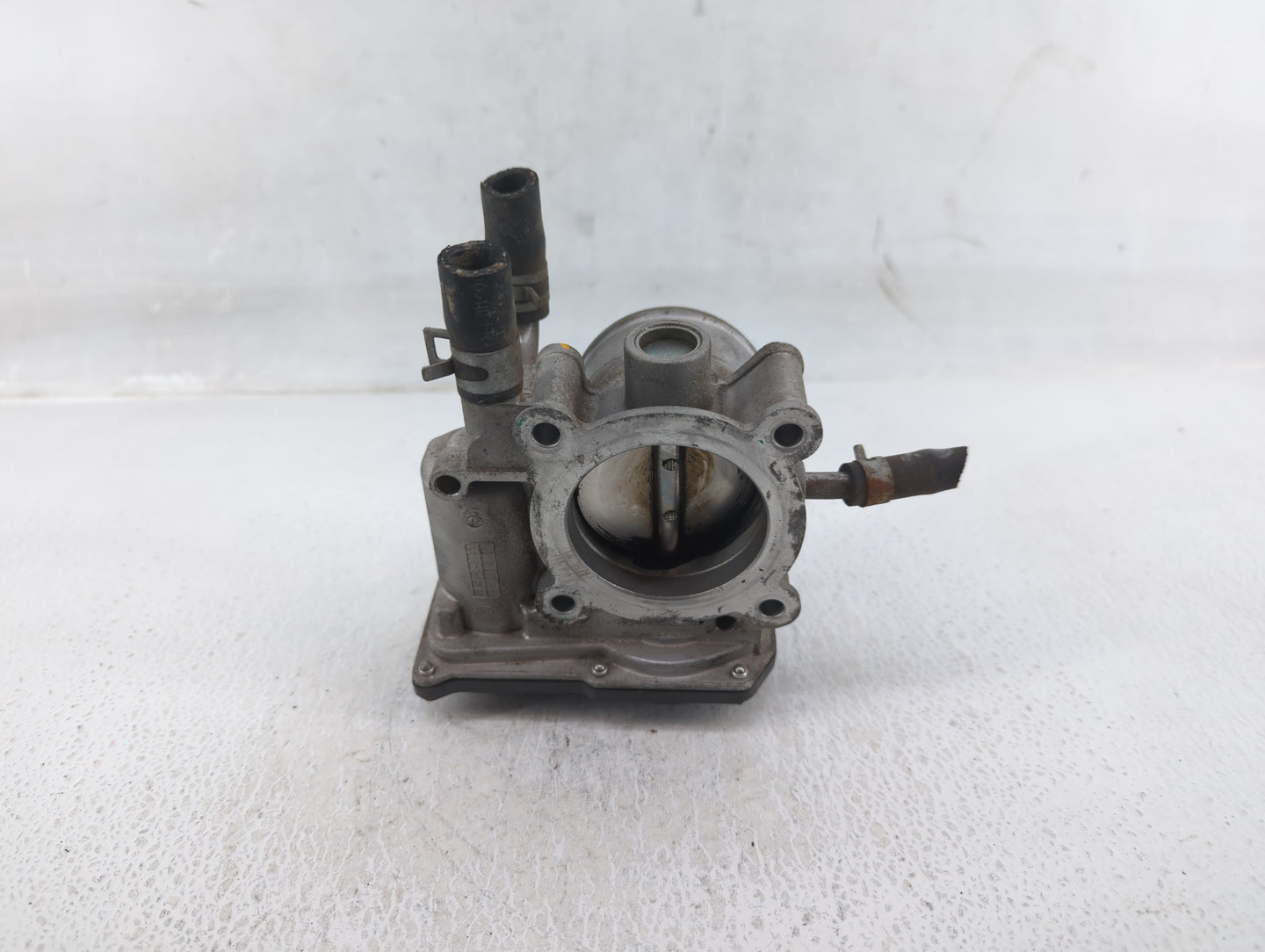 2012-2019 Hyundai Accent Throttle Body P/N:35100-2B300 Fits Fits 2012 2013 2014 2015 2016 2017 2018 2019 OEM Used Auto Parts