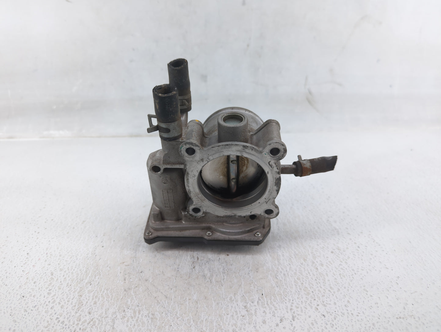 2012-2019 Hyundai Accent Throttle Body P/N:35100-2B300 Fits Fits 2012 2013 2014 2015 2016 2017 2018 2019 OEM Used Auto Parts