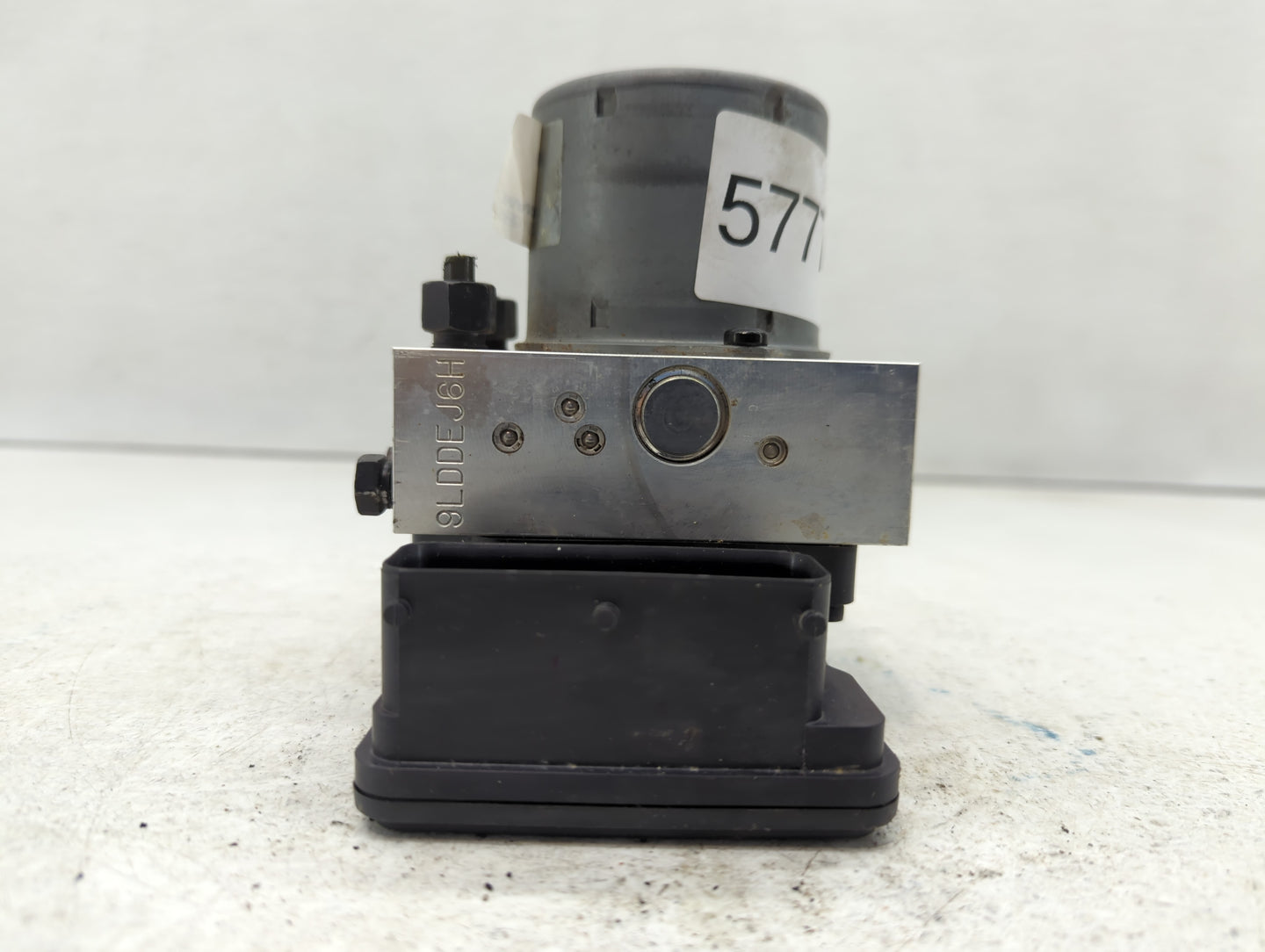 2015-2017 Hyundai Accent ABS Pump Control Module Replacement P/N:58920-1R460 Fits Fits 2015 2016 2017 OEM Used Auto Parts - 