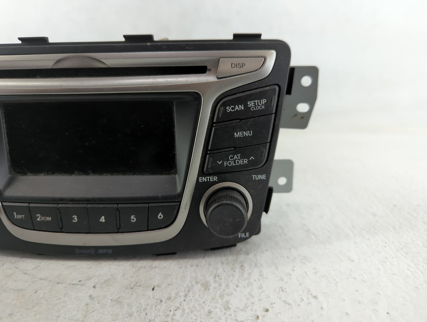 2015-2017 Hyundai Accent Am Fm Cd Player Radio Receiver - Oemusedautoparts1.com