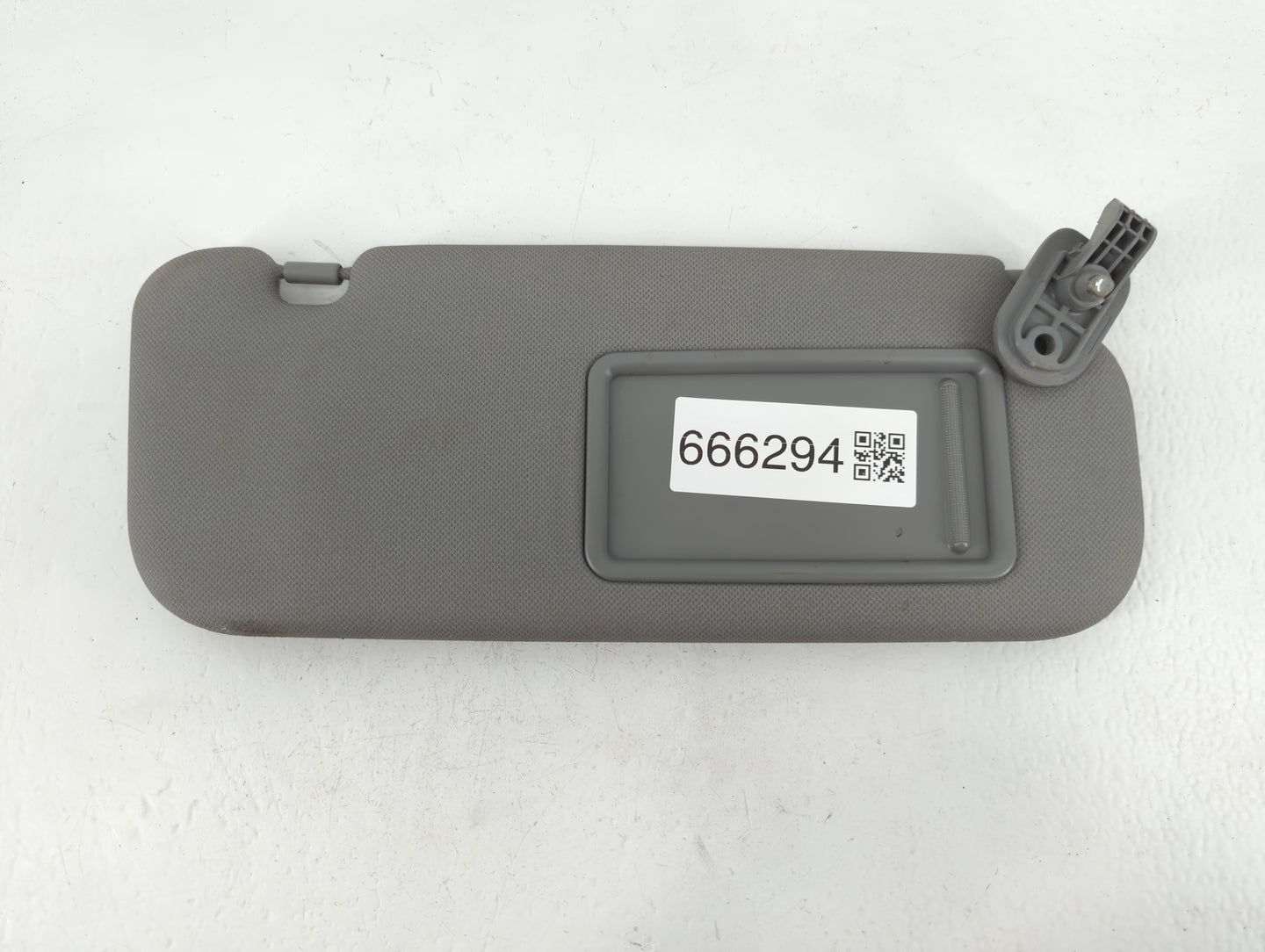 2014-2017 Hyundai Accent Sun Visor Shade Replacement Passenger Right Mirror Fits Fits 2014 2015 2016 2017 OEM Used Auto Part