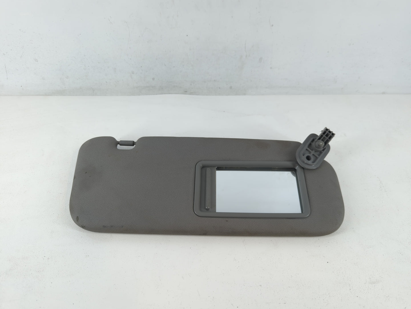 2014-2017 Hyundai Accent Sun Visor Shade Replacement Passenger Right Mirror Fits Fits 2014 2015 2016 2017 OEM Used Auto Part