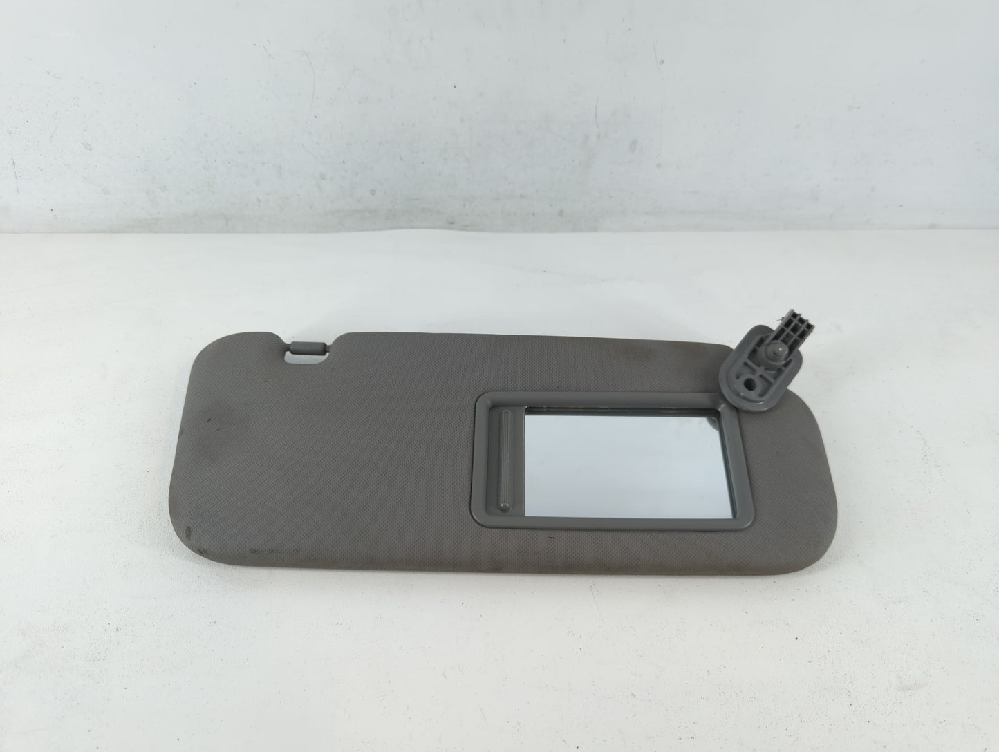 2014-2017 Hyundai Accent Sun Visor Shade Replacement Passenger Right Mirror Fits Fits 2014 2015 2016 2017 OEM Used Auto Part
