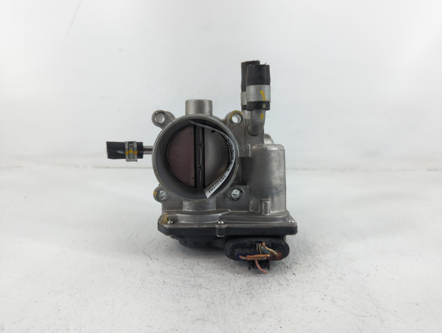 2012-2019 Hyundai Accent Throttle Body P/N:35100-2B300 Fits Fits 2012 2013 2014 2015 2016 2017 2018 2019 OEM Used Auto Parts