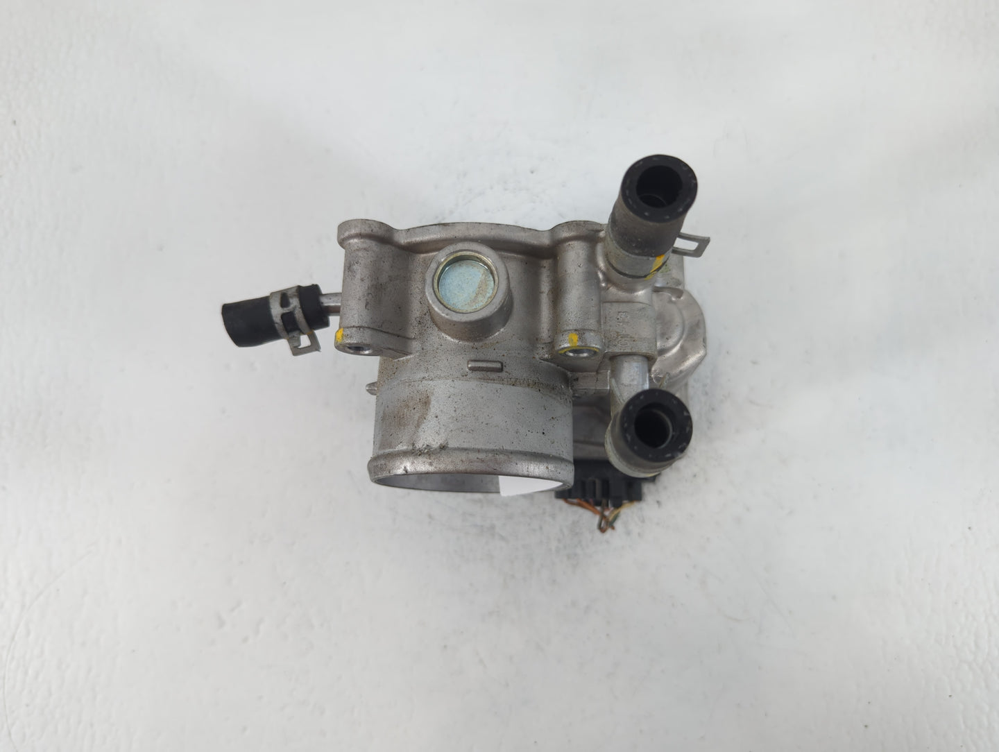 2012-2019 Hyundai Accent Throttle Body P/N:35100-2B300 Fits Fits 2012 2013 2014 2015 2016 2017 2018 2019 OEM Used Auto Parts