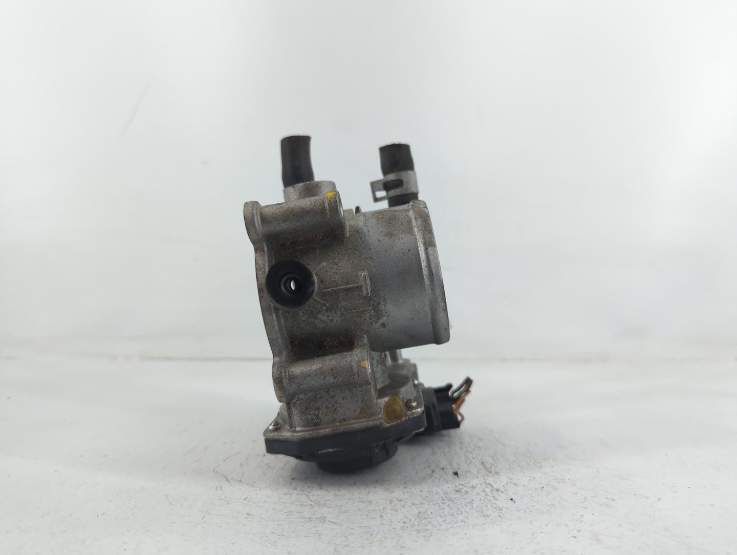 2012-2019 Hyundai Accent Throttle Body P/N:35100-2B300 Fits Fits 2012 2013 2014 2015 2016 2017 2018 2019 OEM Used Auto Parts