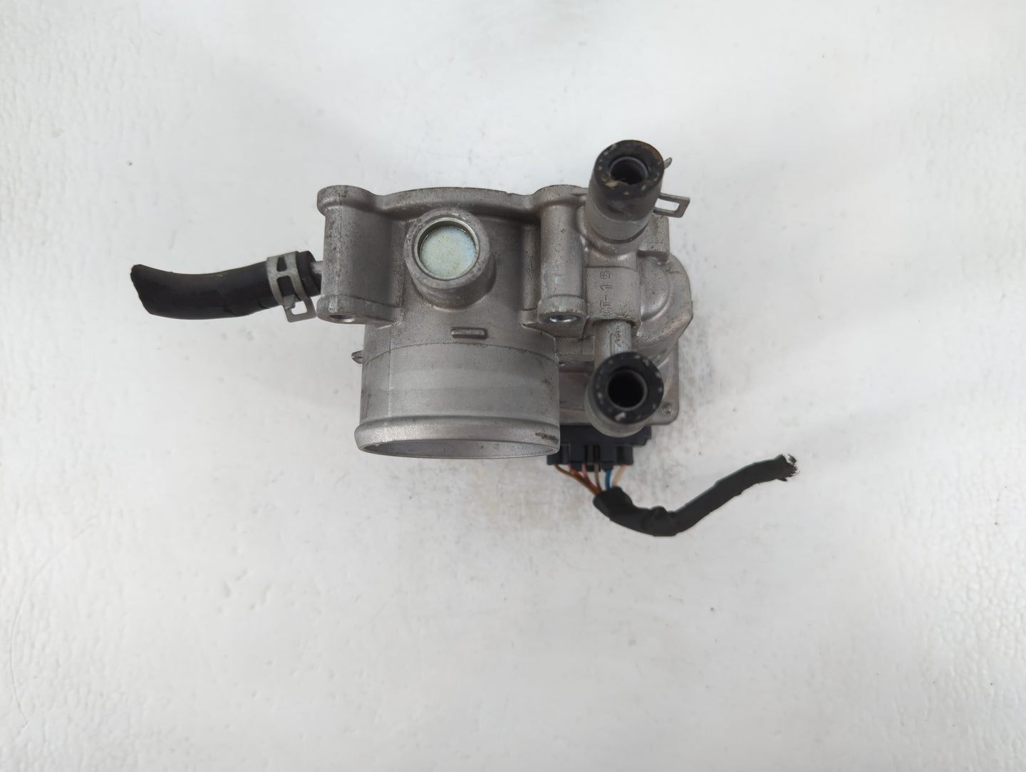 2012-2019 Hyundai Accent Throttle Body P/N:35100-2B300 Fits Fits 2012 2013 2014 2015 2016 2017 2018 2019 OEM Used Auto Parts