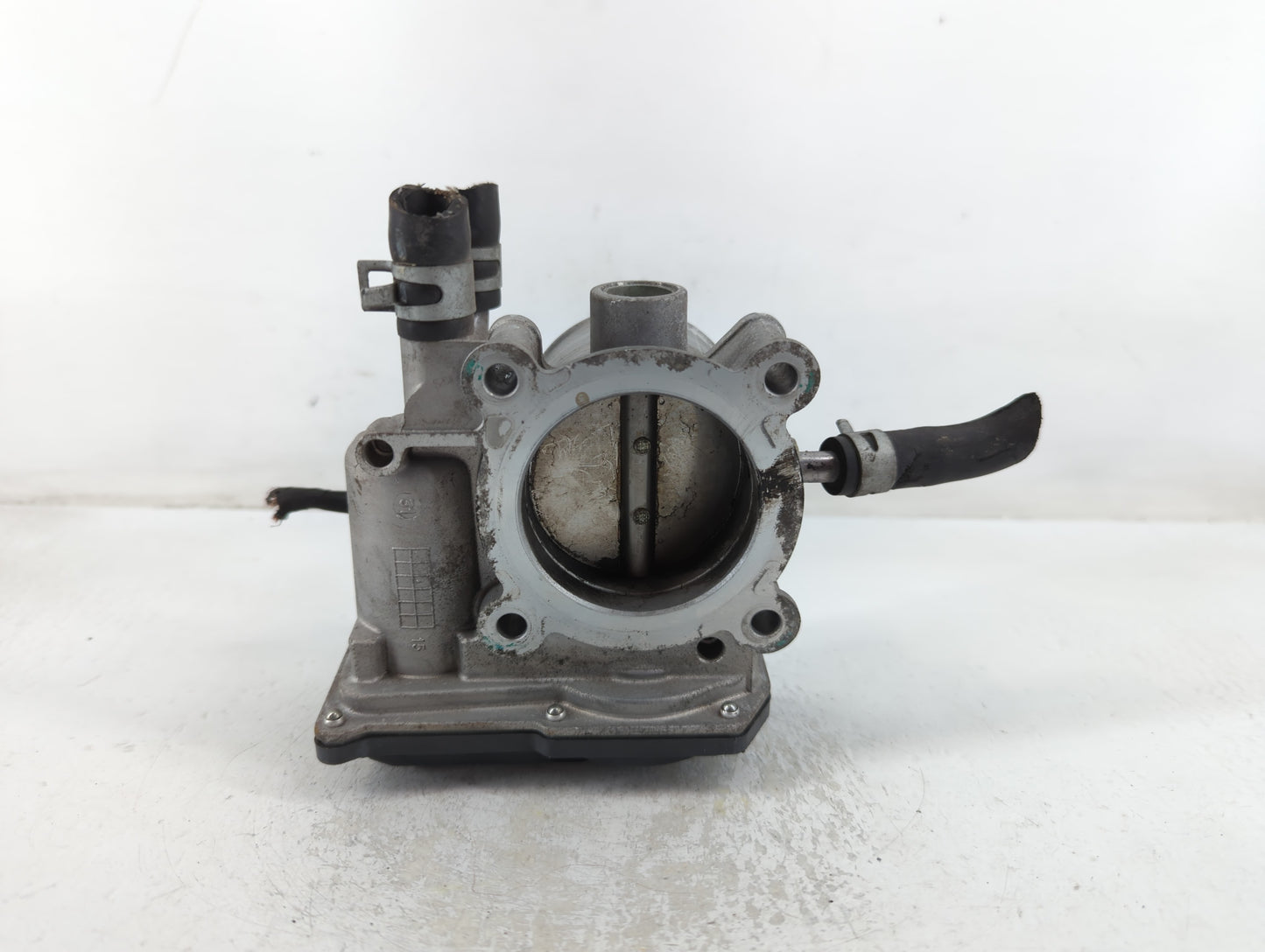 2012-2019 Hyundai Accent Throttle Body P/N:35100-2B300 Fits Fits 2012 2013 2014 2015 2016 2017 2018 2019 OEM Used Auto Parts
