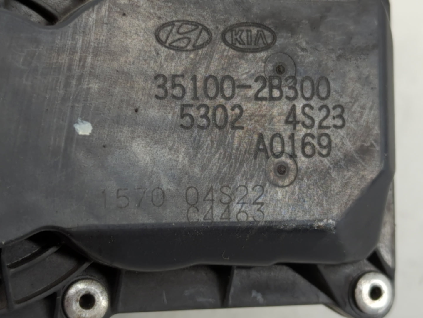 2012-2019 Hyundai Accent Throttle Body P/N:35100-2B300 Fits Fits 2012 2013 2014 2015 2016 2017 2018 2019 OEM Used Auto Parts