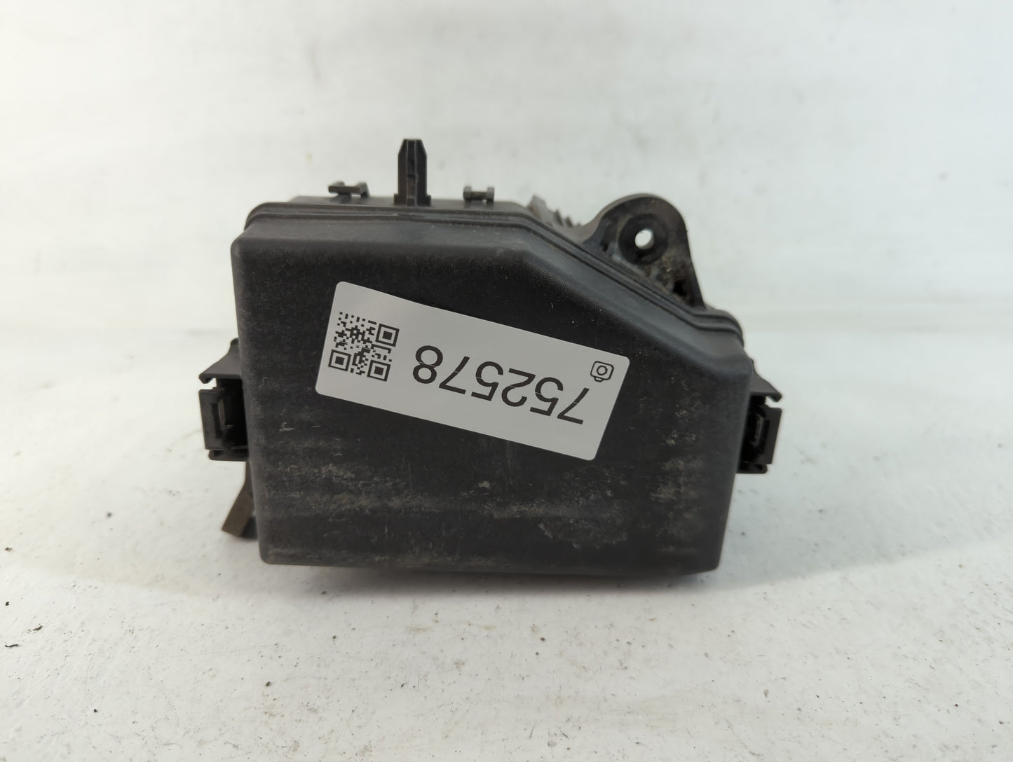 2015-2017 Hyundai Accent Fusebox Fuse Box Panel Relay Module P/N:2515217003 91420-1R540 Fits Fits 2015 2016 2017 OEM Used Au