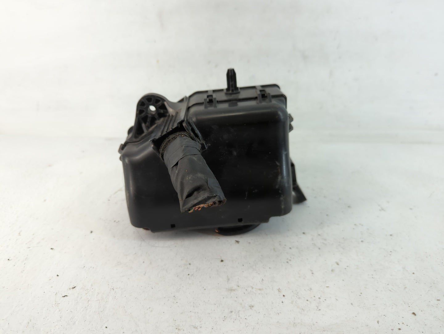 2015-2017 Hyundai Accent Fusebox Fuse Box Panel Relay Module P/N:2515217003 91420-1R540 Fits Fits 2015 2016 2017 OEM Used Au