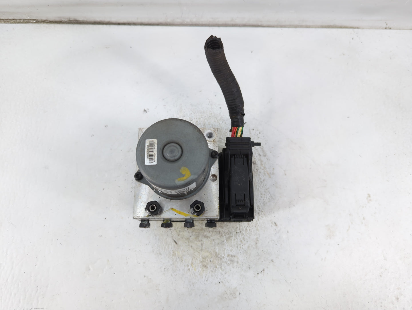 2015 Hyundai Azera ABS Pump Control Module Replacement P/N:58920-3V350 Fits OEM Used Auto Parts - Oemusedautoparts1.com