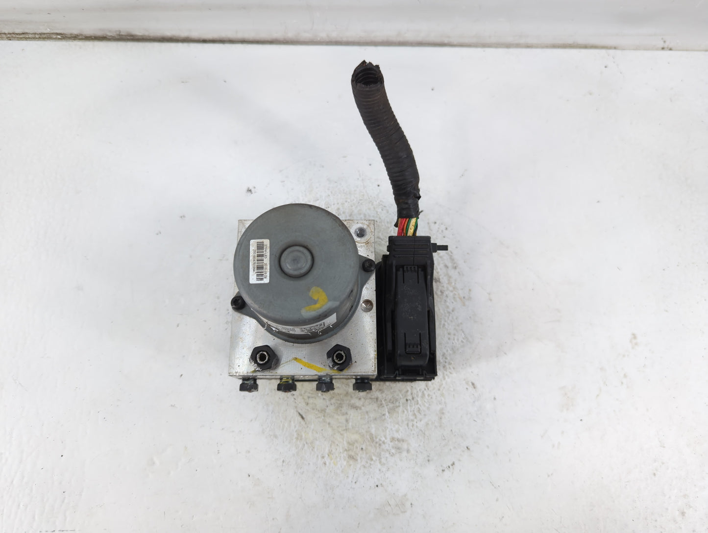 2015 Hyundai Azera ABS Pump Control Module Replacement P/N:58920-3V350 Fits OEM Used Auto Parts - Oemusedautoparts1.com