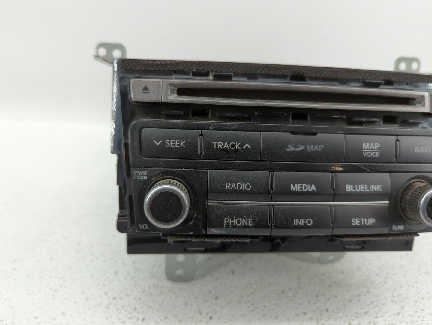 2015-2017 Hyundai Azera Am Fm Cd Player Radio Receiver - Oemusedautoparts1.com
