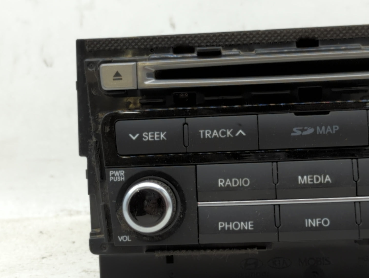 2015-2017 Hyundai Azera Am Fm Cd Player Radio Receiver - Oemusedautoparts1.com