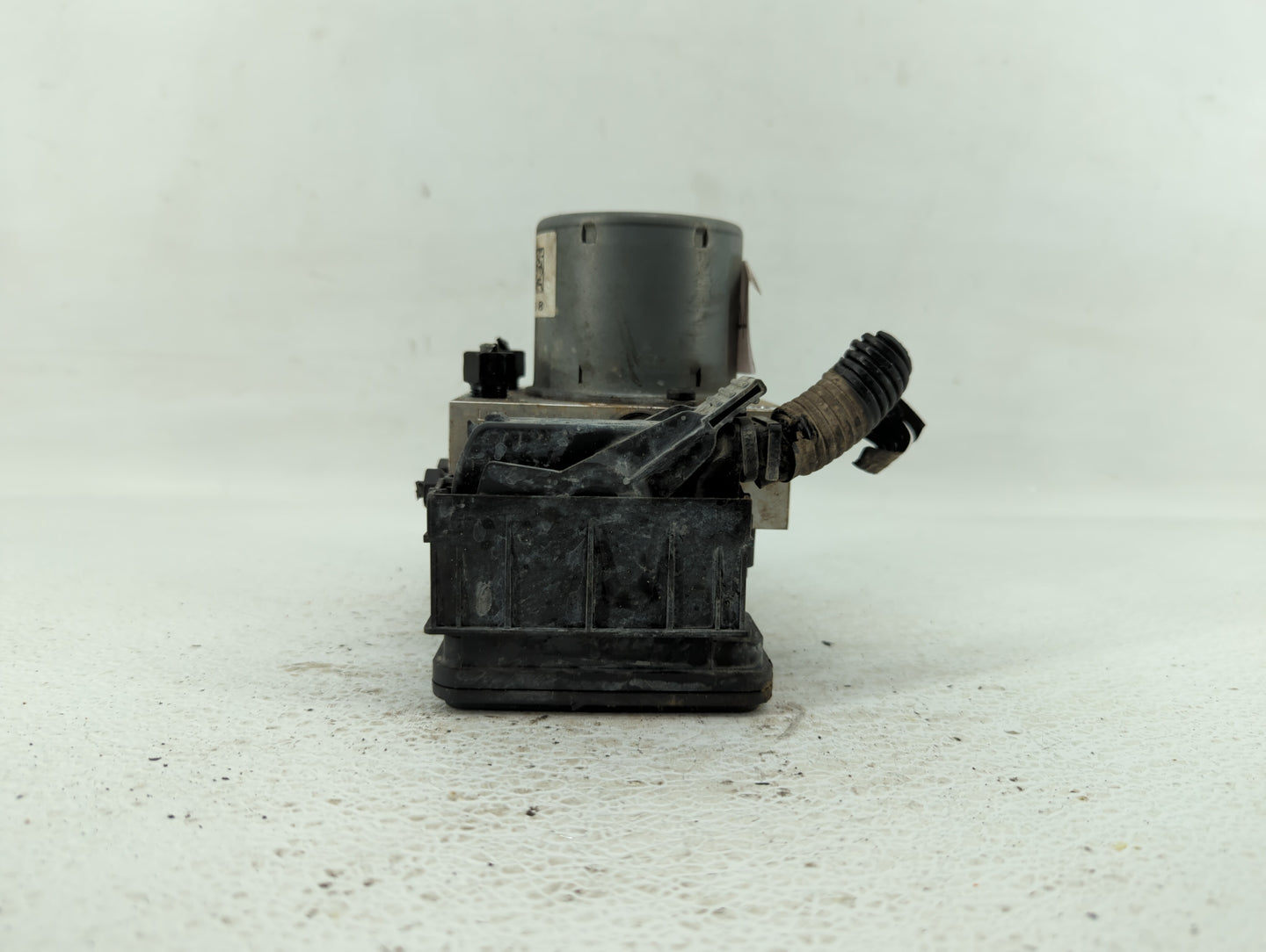 2015 Hyundai Azera ABS Pump Control Module Replacement P/N:58920-3V350 Fits OEM Used Auto Parts - Oemusedautoparts1.com