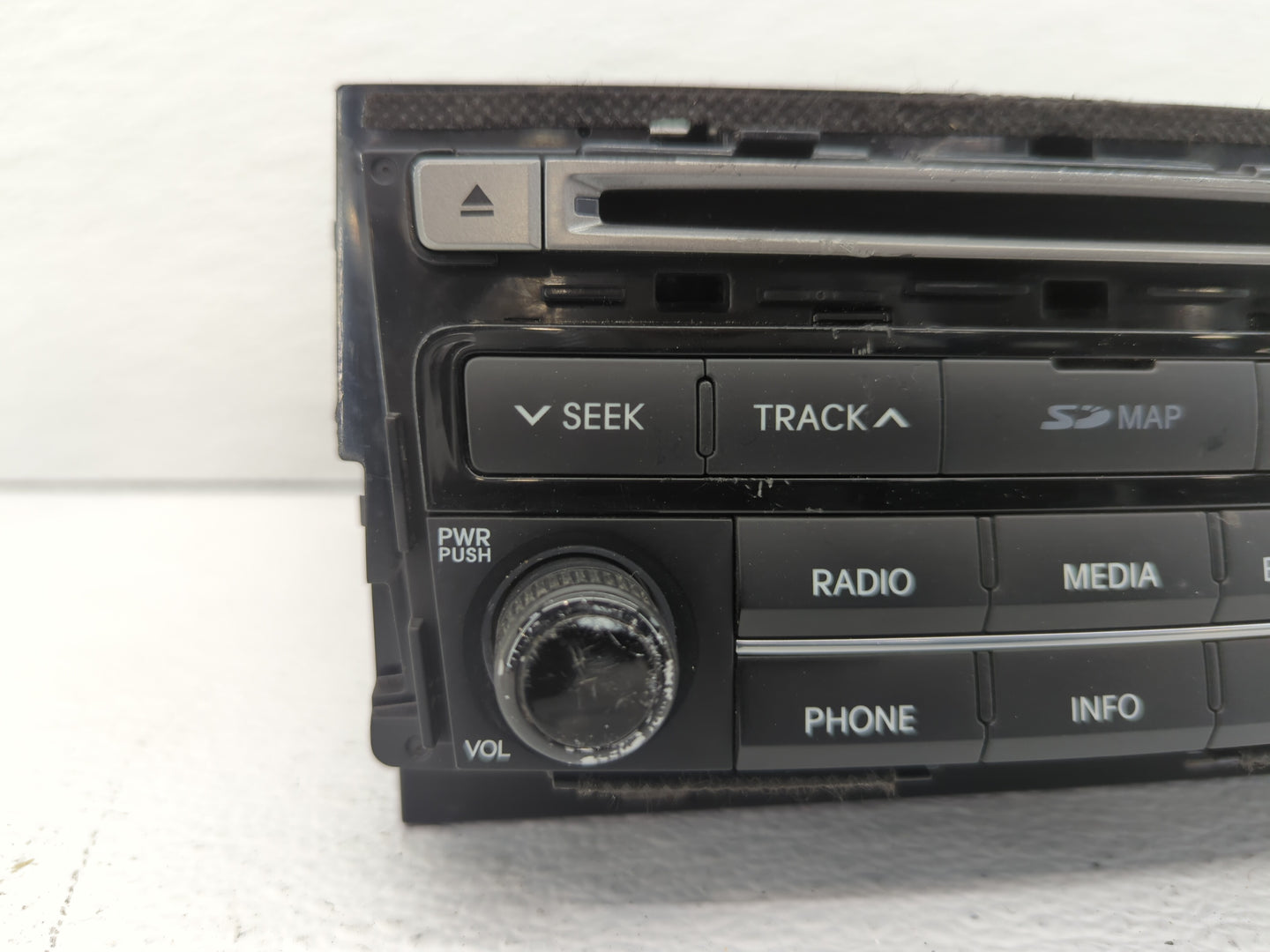 2015-2017 Hyundai Azera Am Fm Cd Player Radio Receiver - Oemusedautoparts1.com