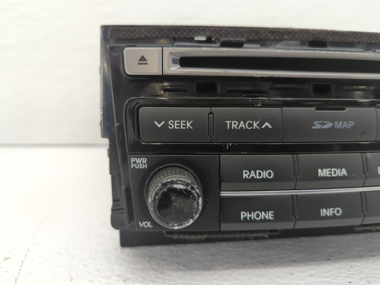 2015-2017 Hyundai Azera Am Fm Cd Player Radio Receiver - Oemusedautoparts1.com