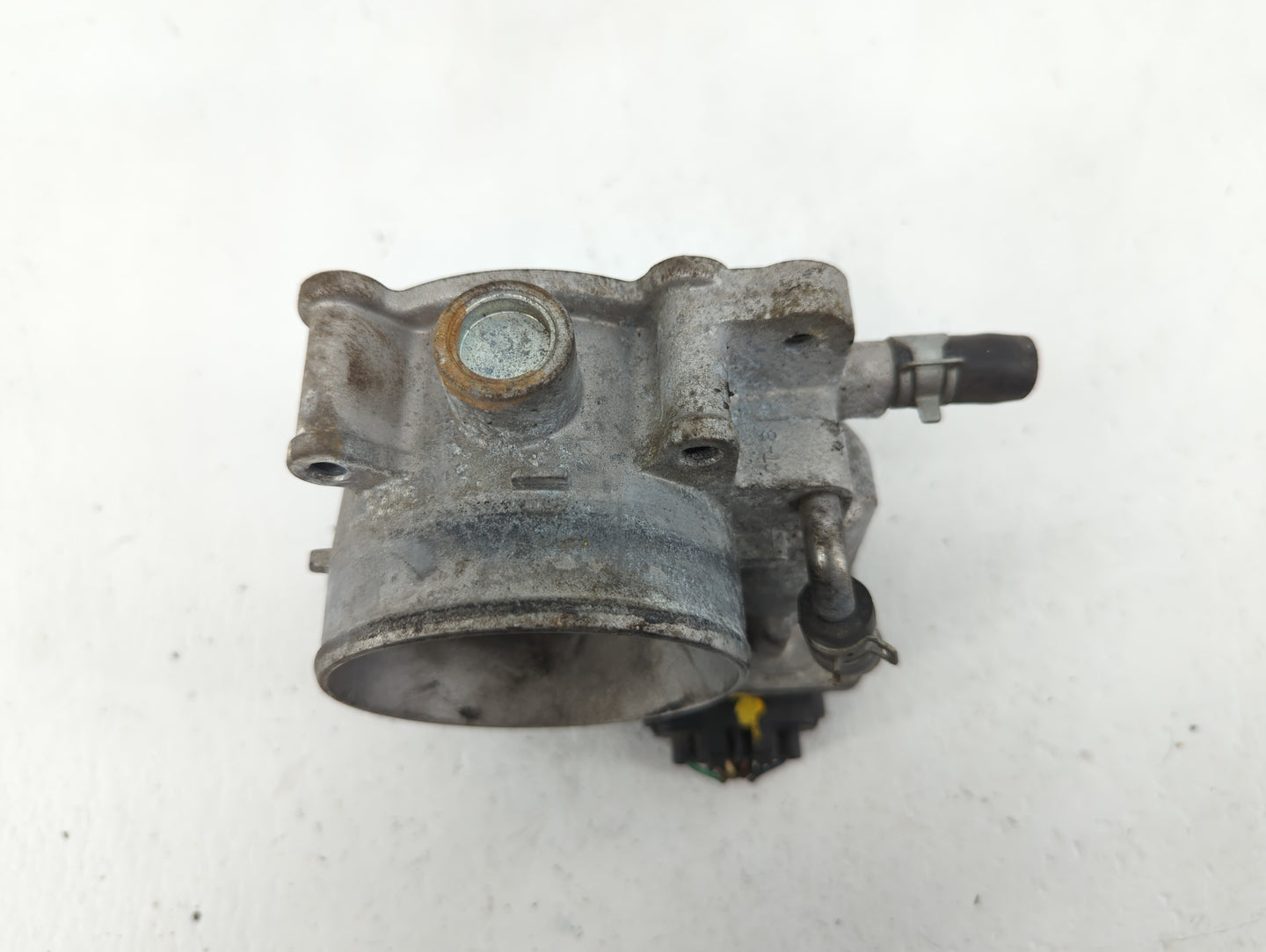 2012-2017 Hyundai Azera Throttle Body P/N:35100-3CAA0 Fits Fits 2012 2013 2014 2015 2016 2017 2018 OEM Used Auto Parts - Oem