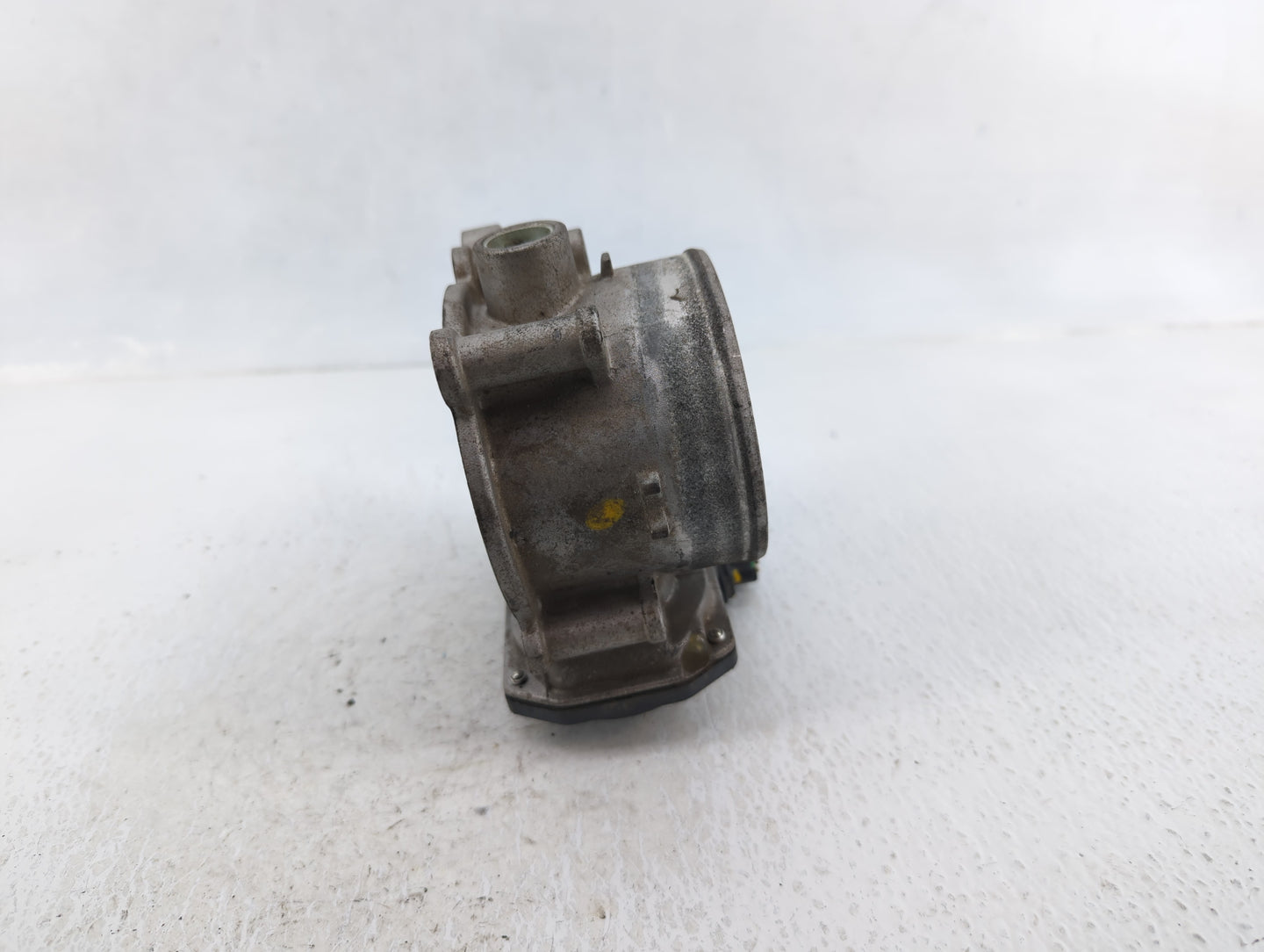 2012-2017 Hyundai Azera Throttle Body P/N:35100-3CAA0 Fits Fits 2012 2013 2014 2015 2016 2017 2018 OEM Used Auto Parts - Oem