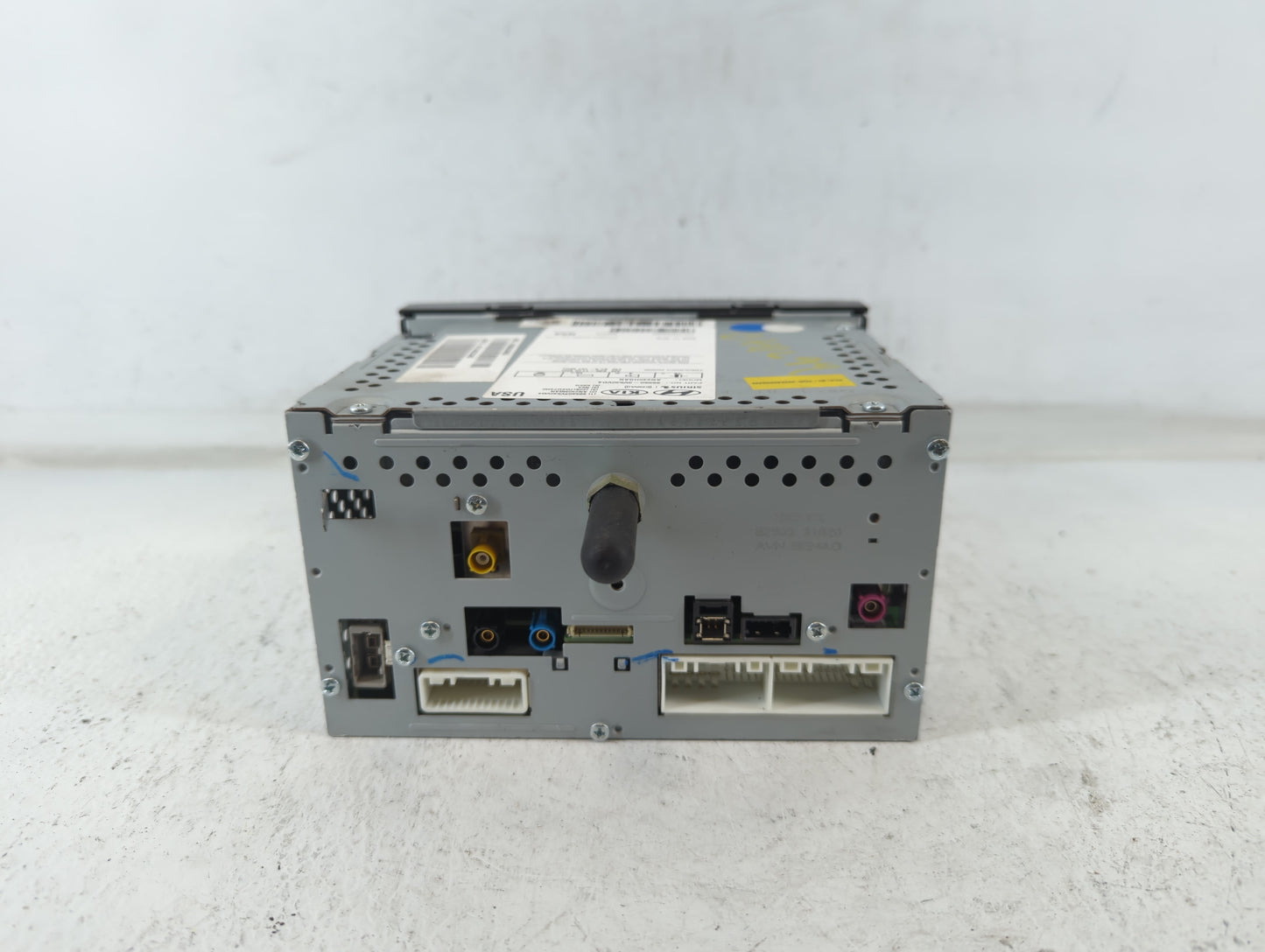 2015-2017 Hyundai Azera Am Fm Cd Player Radio Receiver - Oemusedautoparts1.com