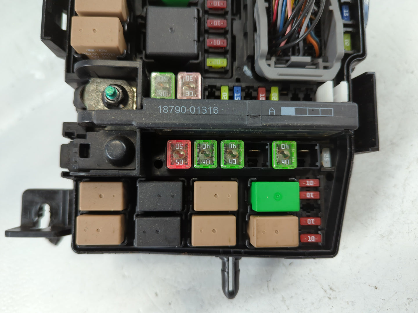 2015-2016 Hyundai Azera Fusebox Fuse Box Panel Relay Module P/N:91955-2T890 Fits Fits 2015 2016 OEM Used Auto Parts - Oemuse