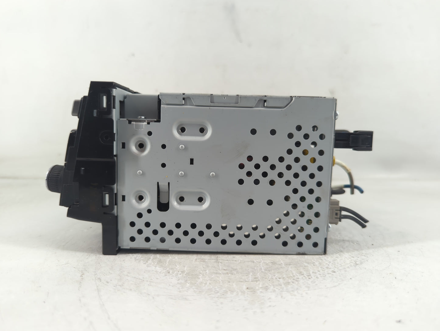 2015-2017 Hyundai Azera Radio AM FM Cd Player Receiver Replacement P/N:96560-3V530VD4 Fits Fits 2015 2016 2017 OEM Used Auto