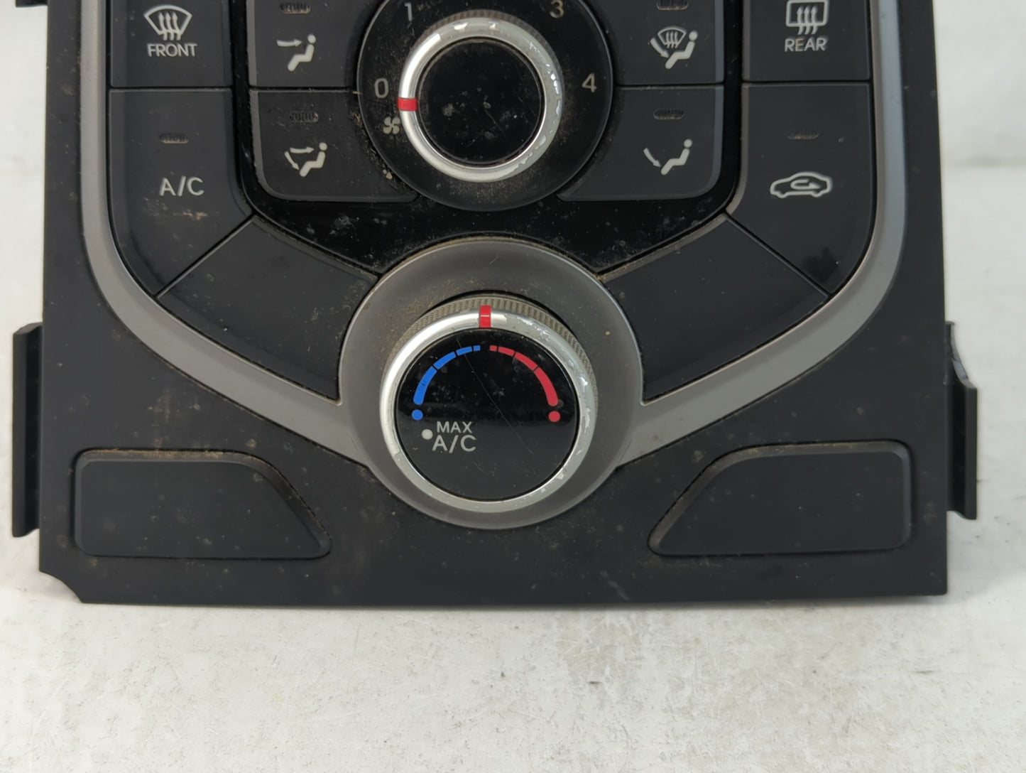 2014-2016 Hyundai Elantra Climate Control Module Temperature AC/Heater Replacement P/N:97250-3XCC0 97250-3XCC1 Fits OEM Used