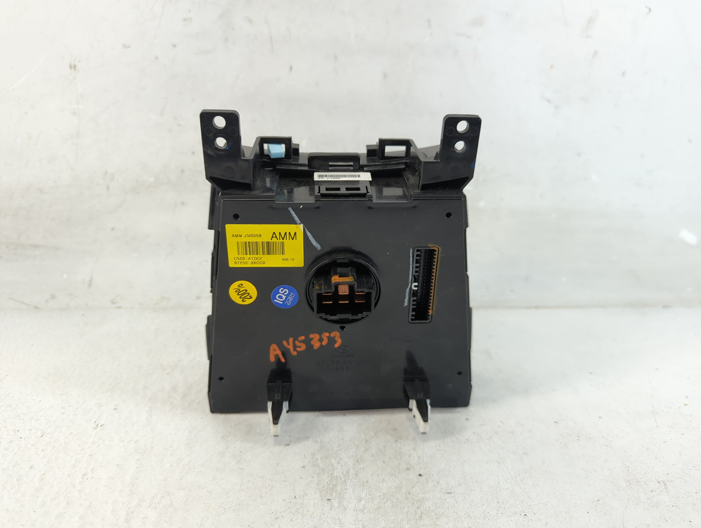 2014-2016 Hyundai Elantra Climate Control Module Temperature AC/Heater Replacement P/N:97250-3XCC0 97250-3XCC1 Fits OEM Used