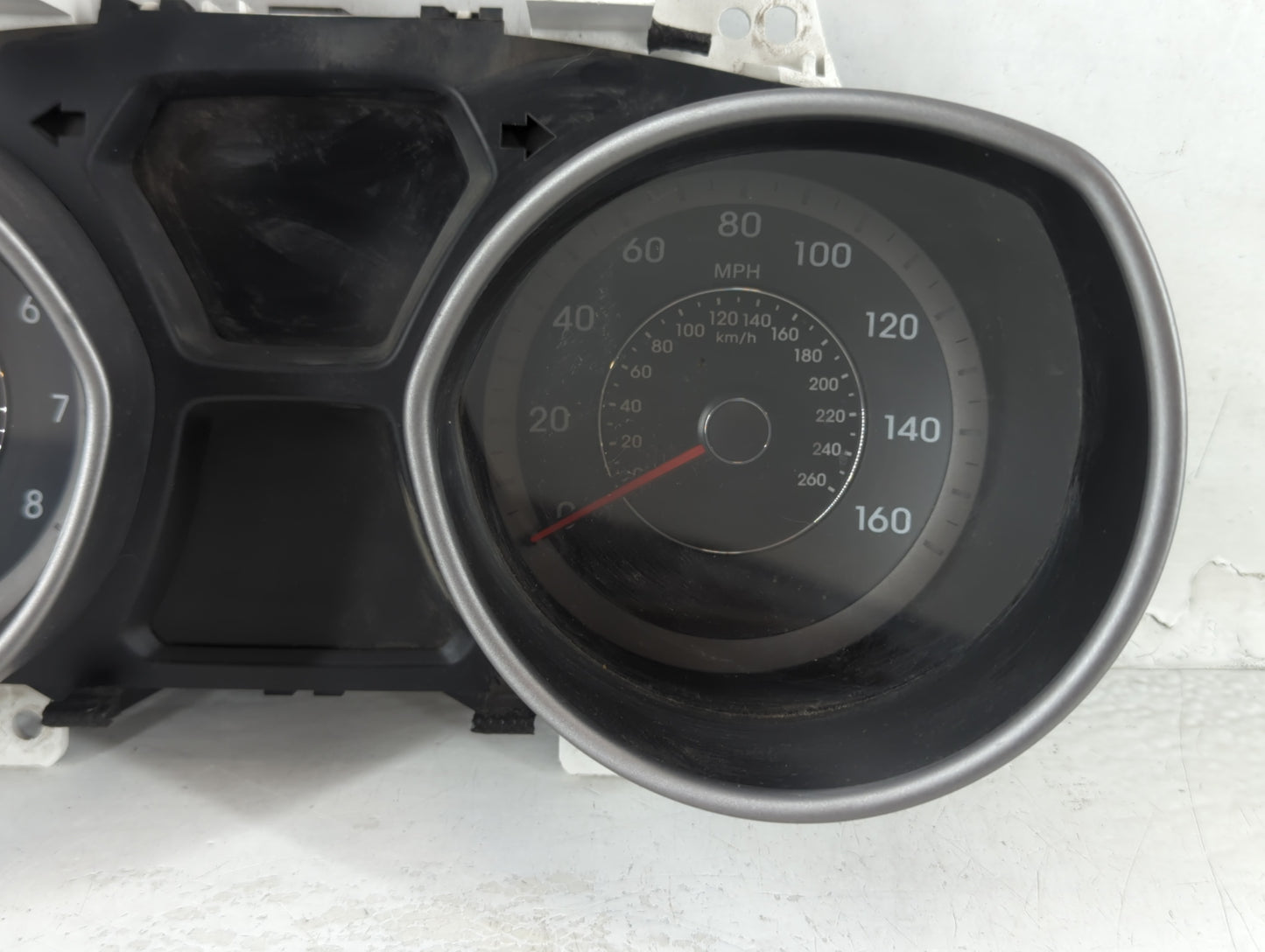 2014-2016 Hyundai Elantra Instrument Cluster Speedometer Gauges P/N:94004-3X210 Fits Fits 2014 2015 2016 OEM Used Auto Parts