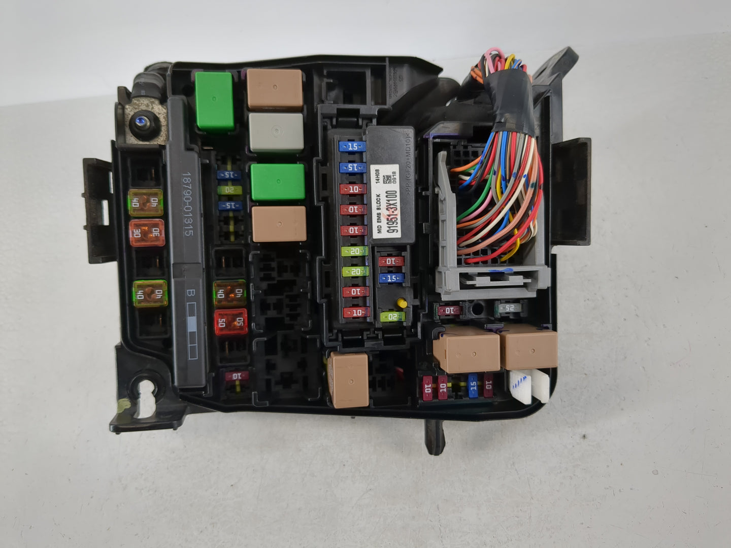 2014-2016 Hyundai Elantra Fusebox Fuse Box Panel Relay Module P/N:91951-3X710 Fits Fits 2014 2015 2016 OEM Used Auto Parts -