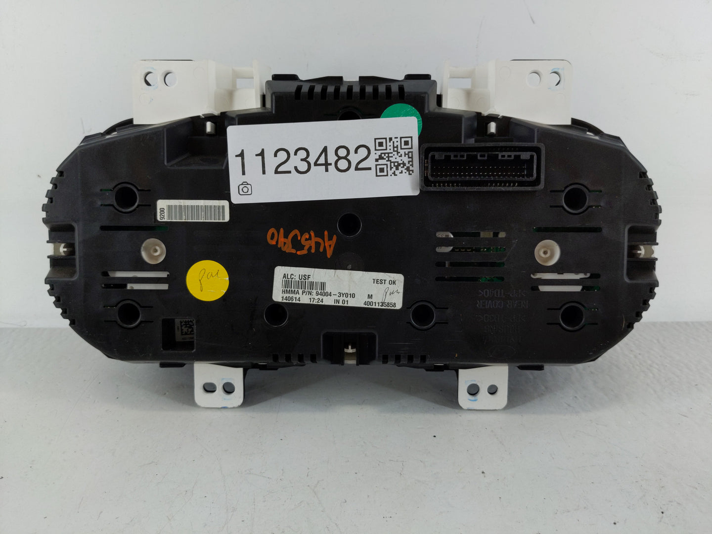 2014-2016 Hyundai Elantra Instrument Cluster Speedometer Gauges P/N:94004-3Y010 Fits Fits 2014 2015 2016 OEM Used Auto Parts