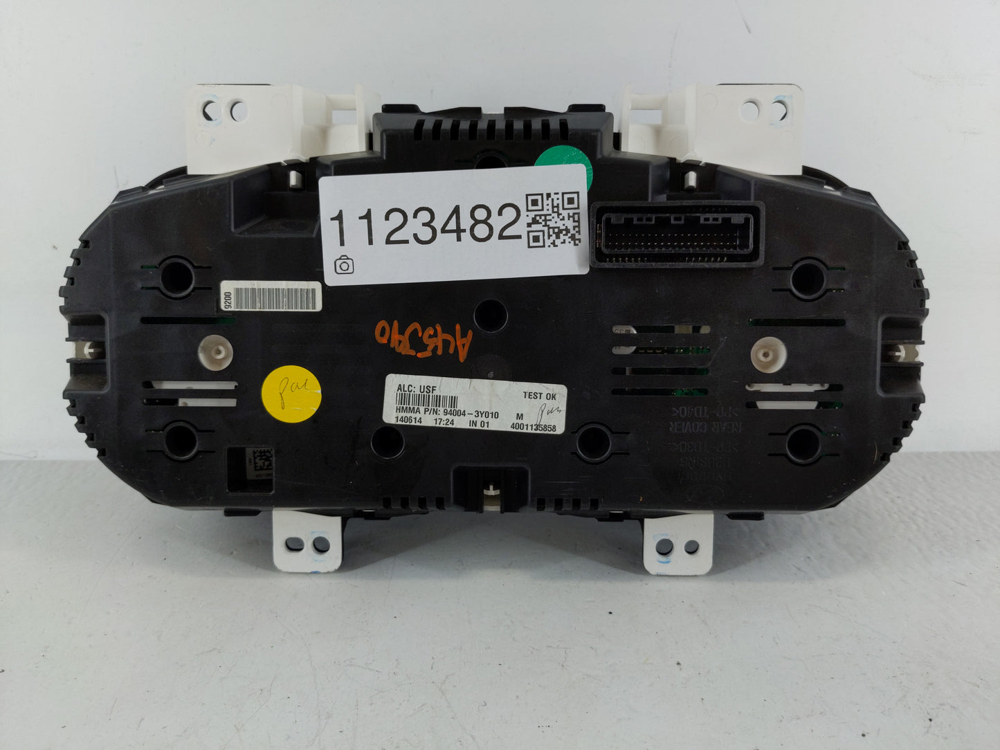 2014-2016 Hyundai Elantra Instrument Cluster Speedometer Gauges P/N:94004-3Y010 Fits Fits 2014 2015 2016 OEM Used Auto Parts