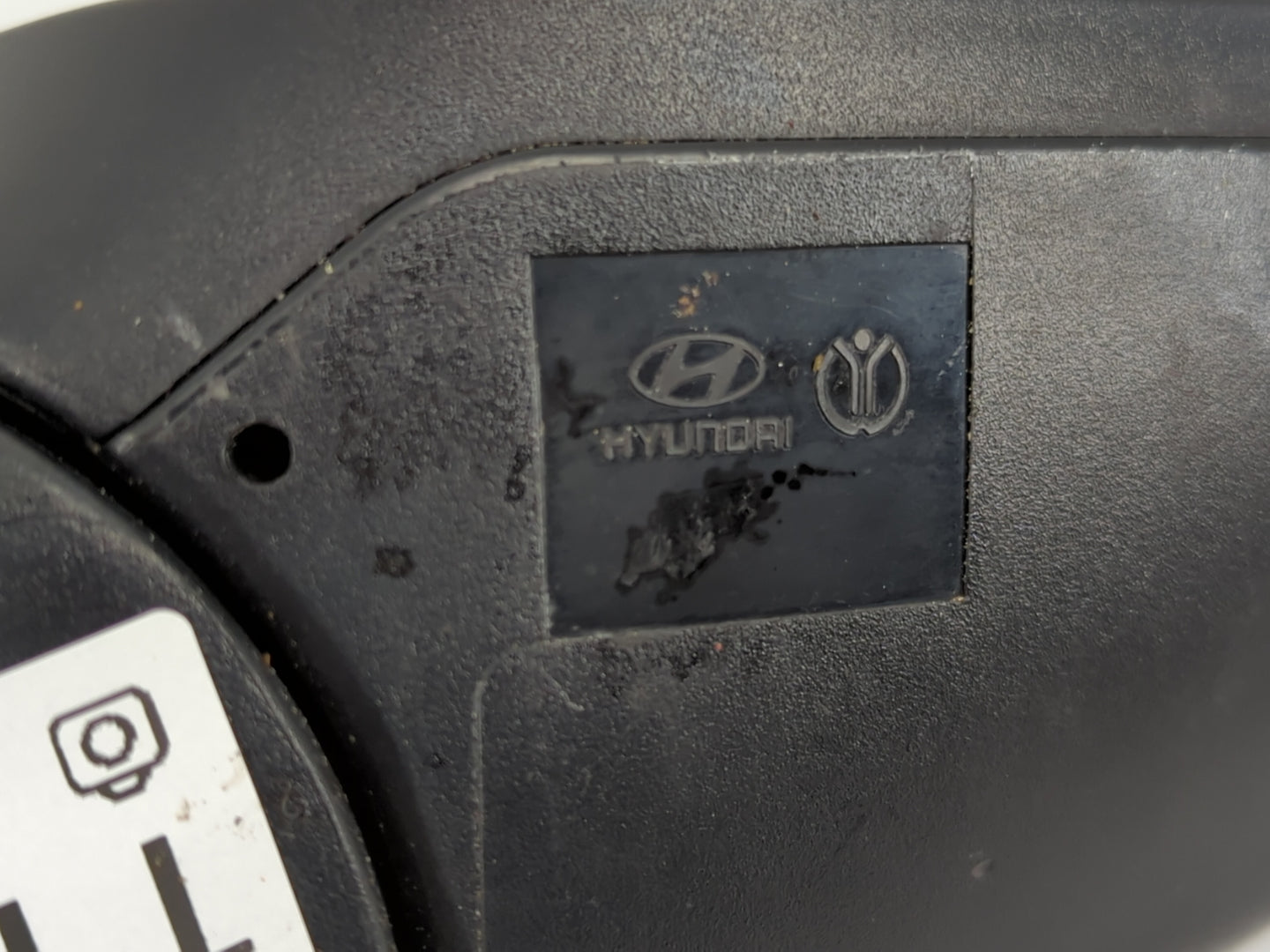 2015-2016 Hyundai Elantra Passenger Side View Mirror - Right Door Mirror OEM Used - Oemusedautoparts1.com