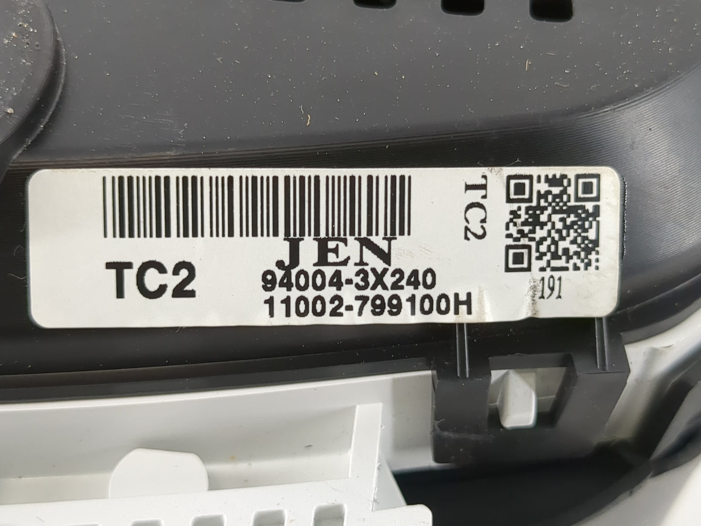 2014-2016 Hyundai Elantra Instrument Cluster Speedometer Gauges P/N:94004-3X240 Fits Fits 2014 2015 2016 OEM Used Auto Parts