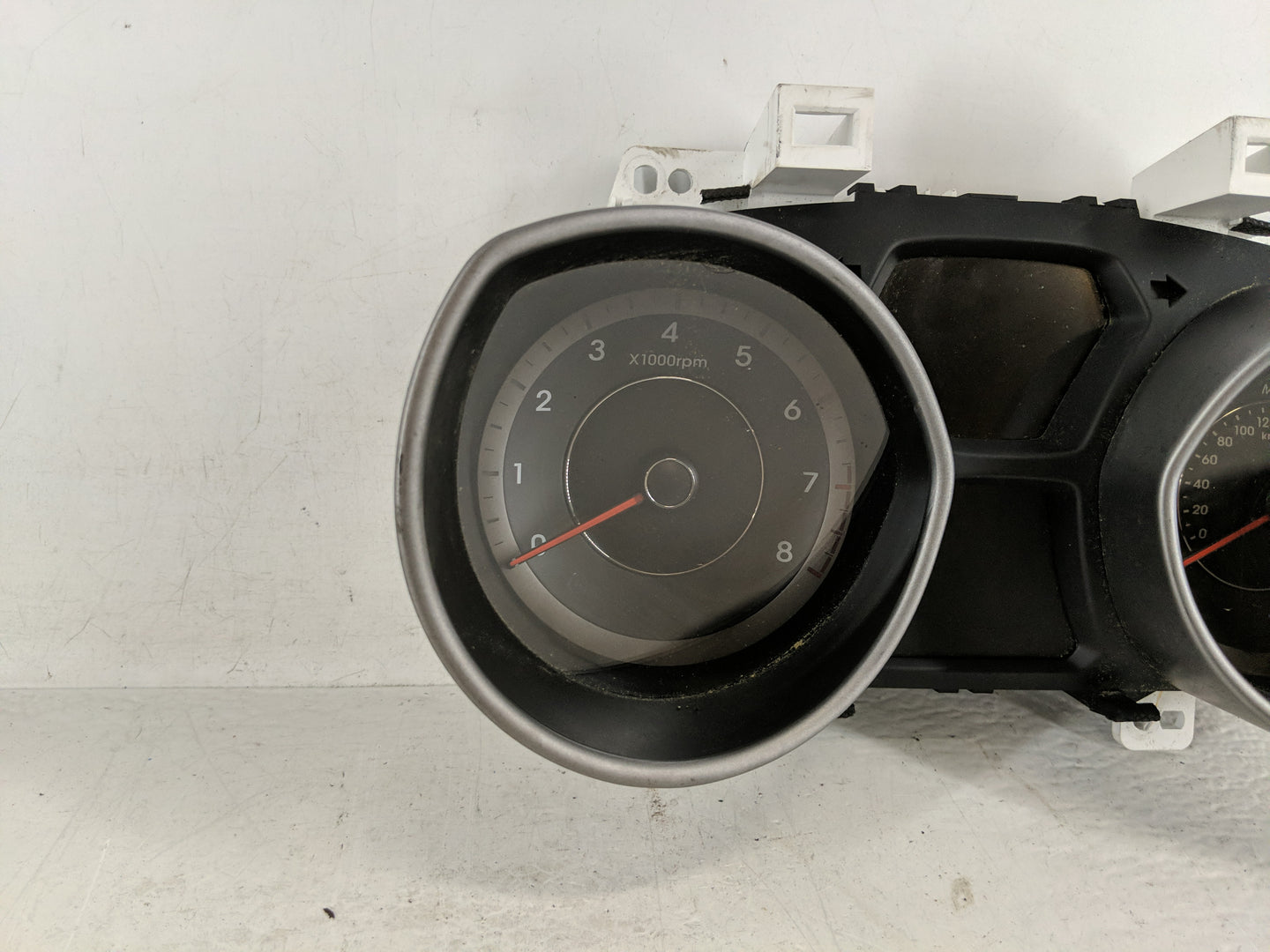 2014-2016 Hyundai Elantra Instrument Cluster Speedometer Gauges P/N:94004-3X210 Fits Fits 2014 2015 2016 OEM Used Auto Parts