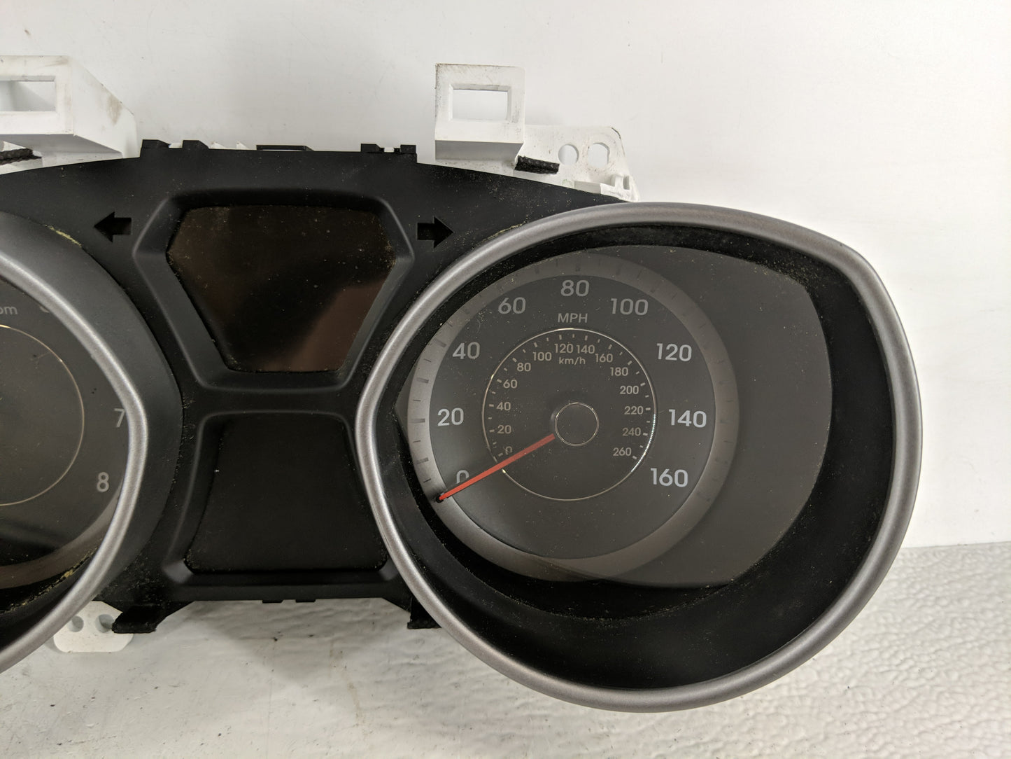 2014-2016 Hyundai Elantra Instrument Cluster Speedometer Gauges P/N:94004-3X210 Fits Fits 2014 2015 2016 OEM Used Auto Parts