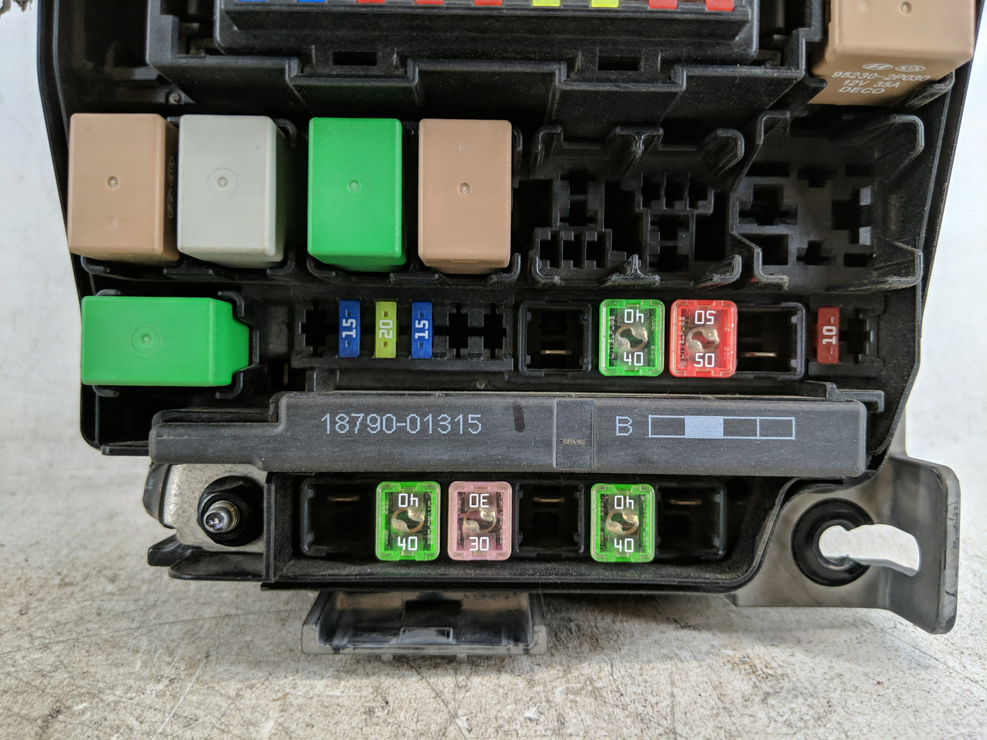 2014-2016 Hyundai Elantra Fusebox Fuse Box Panel Relay Module P/N:91265 3X060 Fits Fits 2014 2015 2016 OEM Used Auto Parts -