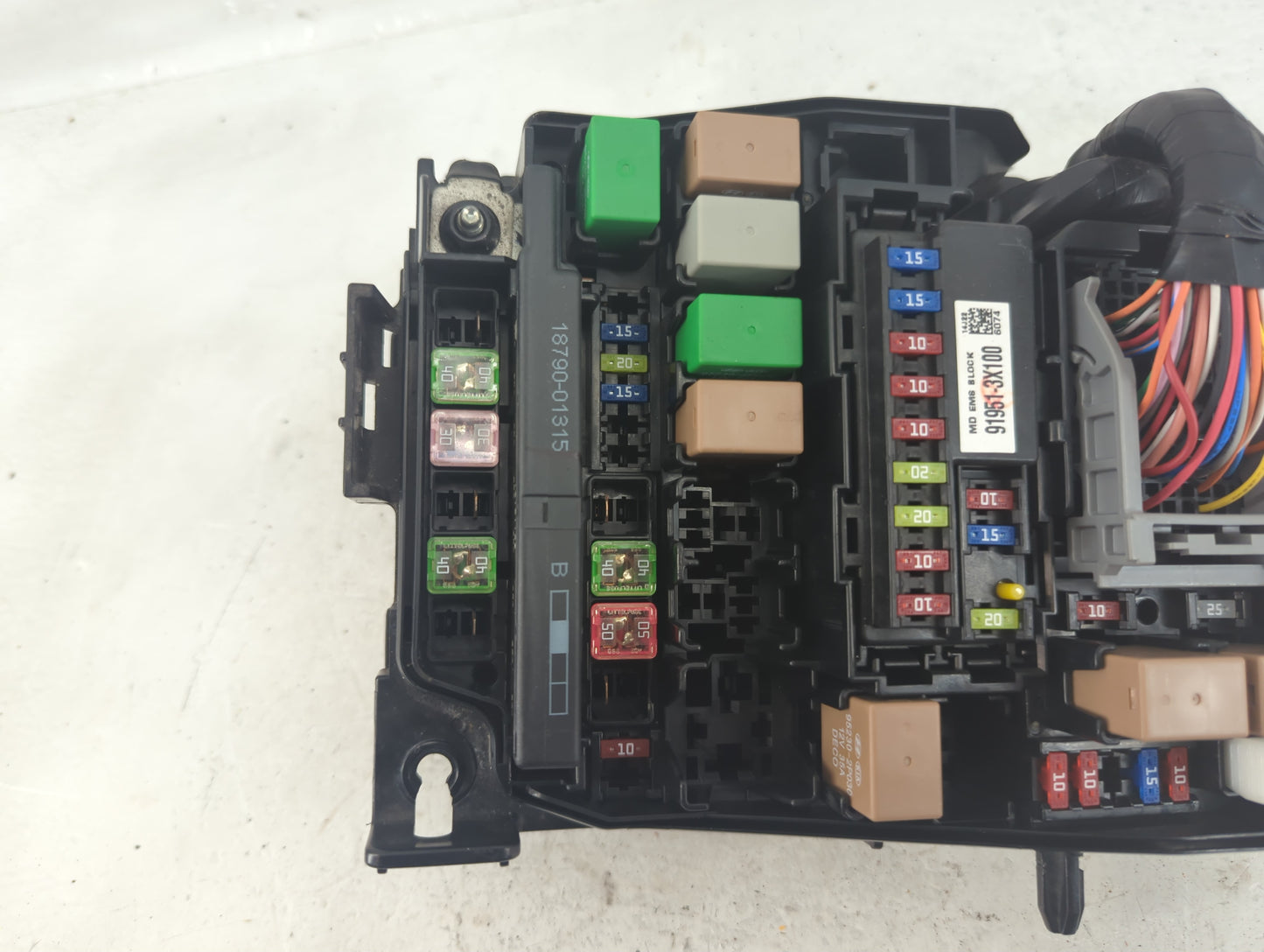 2014-2016 Hyundai Elantra Fusebox Fuse Box Panel Relay Module P/N:91950-3X510 Fits Fits 2014 2015 2016 OEM Used Auto Parts -